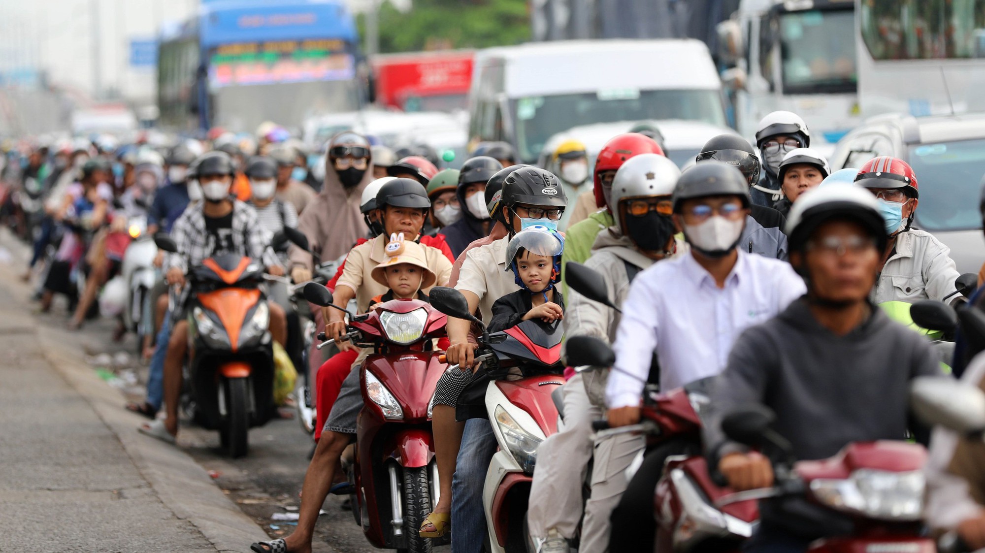 TP. Hồ Chí Minh nghiên cứu phương án hạn chế xe phát thải cao tại khu vực ô nhiễm