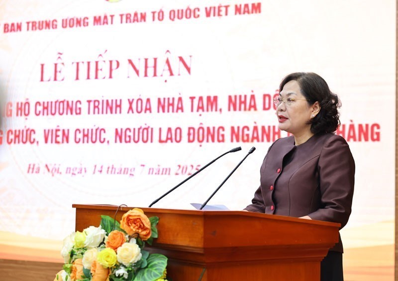 Tiếp nhận 82 tỷ đồng của ngành Ngân hàng ủng hộ xóa nhà tạm, nhà dột nát - Ảnh 1.