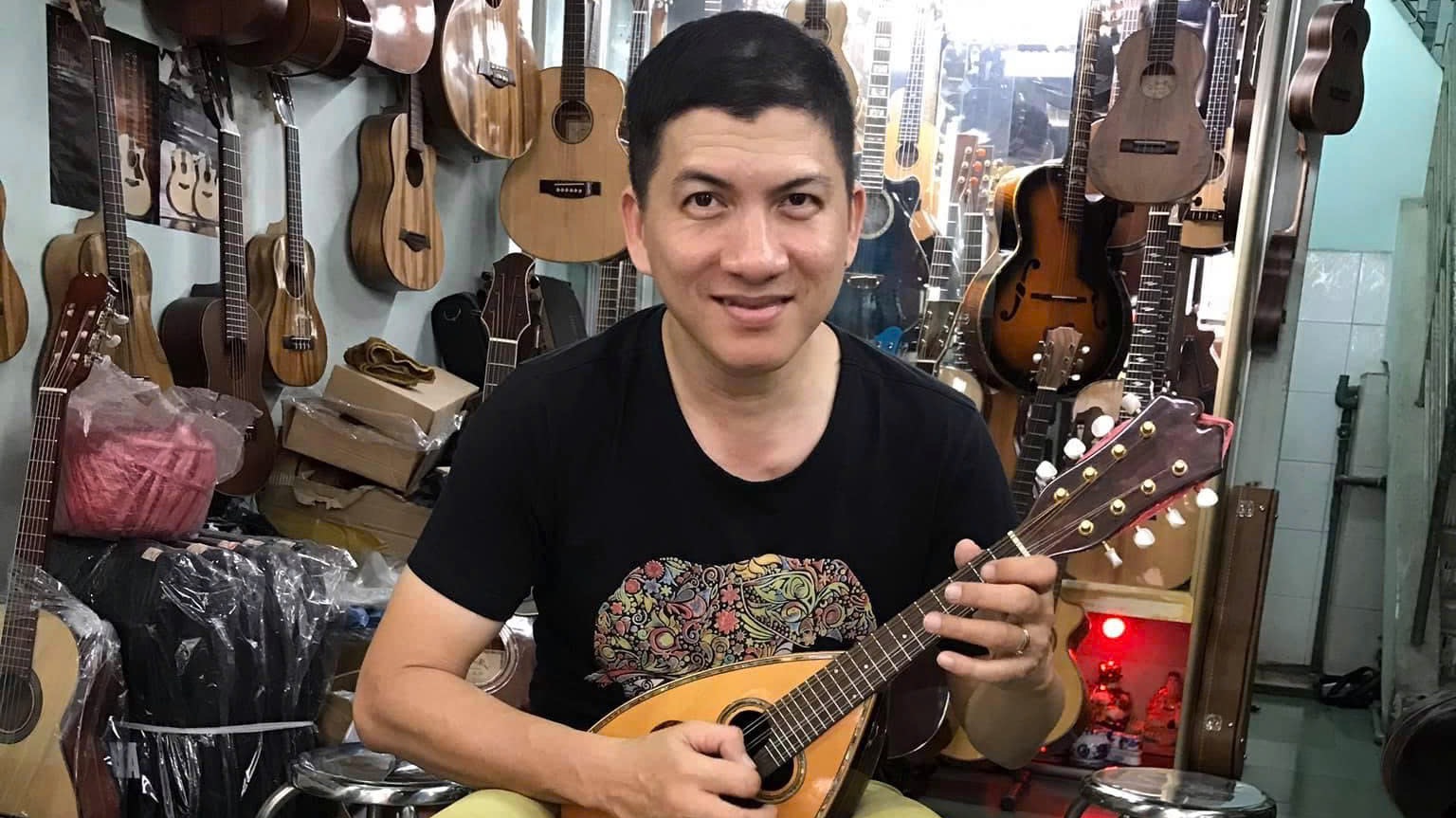 Nhạc sĩ Hoài An: Cảm hứng nhờ biết chơi nhiều nhạc cụ