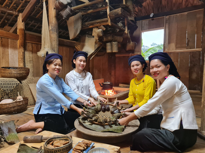 Di sản văn hóa Lào Cai - "Mỏ vàng" phát triển du lịch - Ảnh 2. Di sản văn hóa Lào Cai - "Mỏ vàng" phát triển du lịch - Ảnh 2.