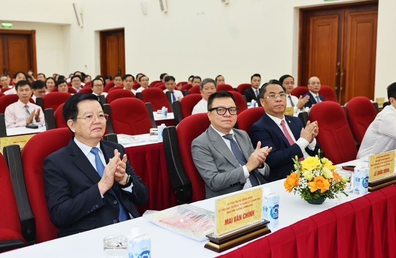 Phó Thủ tướng Mai Văn Chính dự Đại hội đại biểu Đảng bộ Thông tấn xã Việt Nam lần thứ 27, nhiệm kỳ 2025 - 2030 - Ảnh 4.