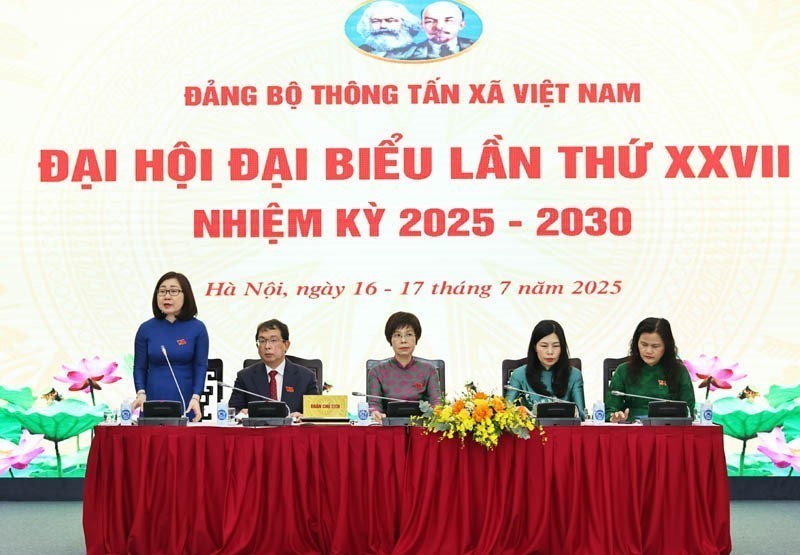 Phó Thủ tướng Mai Văn Chính dự Đại hội đại biểu Đảng bộ Thông tấn xã Việt Nam lần thứ 27, nhiệm kỳ 2025 - 2030 - Ảnh 9.