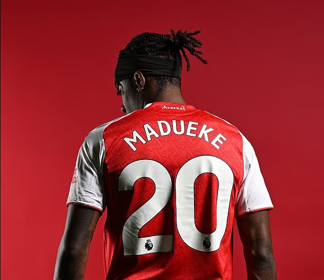 Arsenal chính thức ra mắt bản hợp đồng 52 triệu bảng - Ảnh 2.