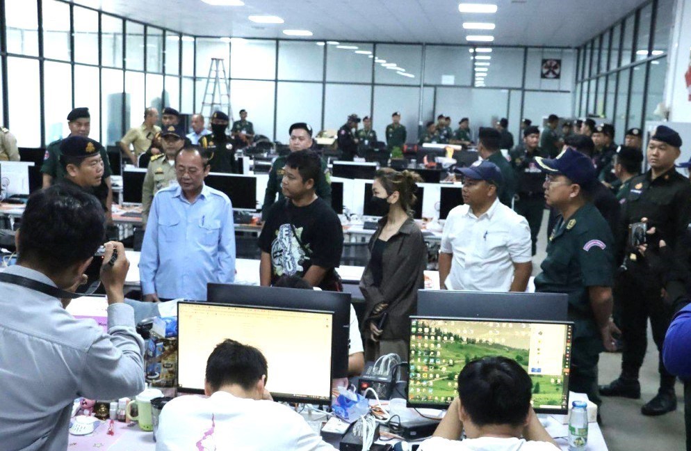 Campuchia đẩy mạnh chiến dịch trấn áp tội phạm trực tuyến - Ảnh 1.