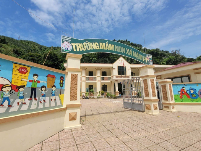 Thông báo kết luận của Bộ Chính trị về chủ trương đầu tư xây dựng trường học cho các xã biên giới - Ảnh 1.