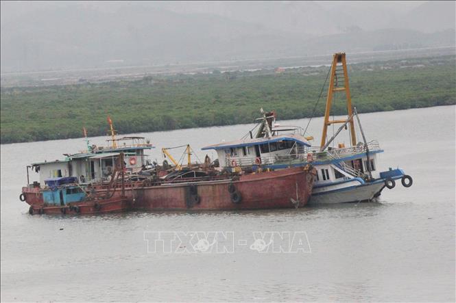 Hà Nội khẩn trương hỗ trợ, thăm hỏi gia đình nạn nhân vụ lật tàu du lịch - Ảnh 2.