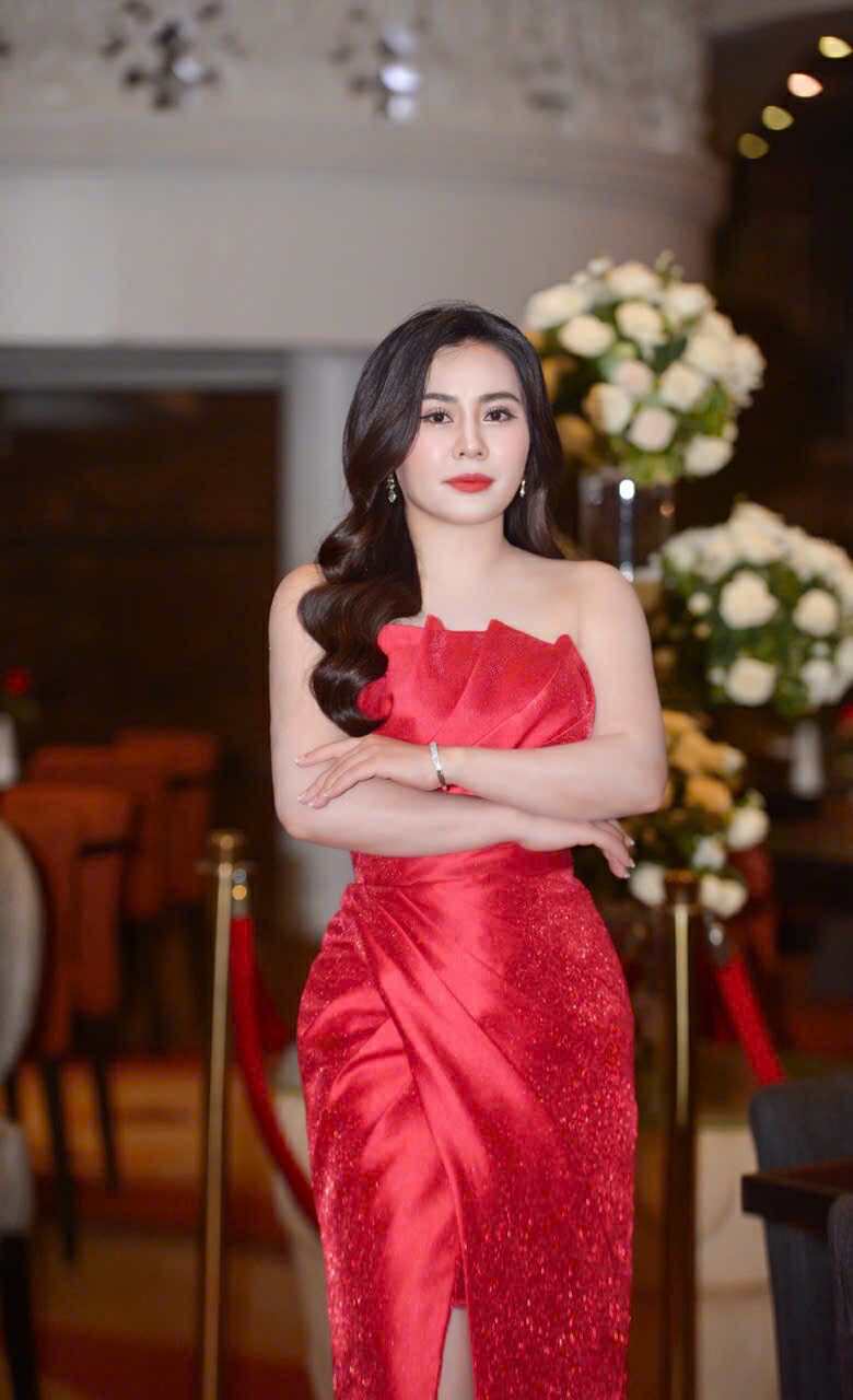Hoa hậu Phan Kim Oanh: Âm thầm theo đuổi con đường học vấn và nghệ thuật - Ảnh 1.