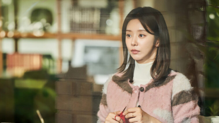 Hành trình từ thực tập sinh đến ngôi sao &quot;Queen of Tears&quot;: Lee Joo Bin biến thất bại thành thành công - Ảnh 4.