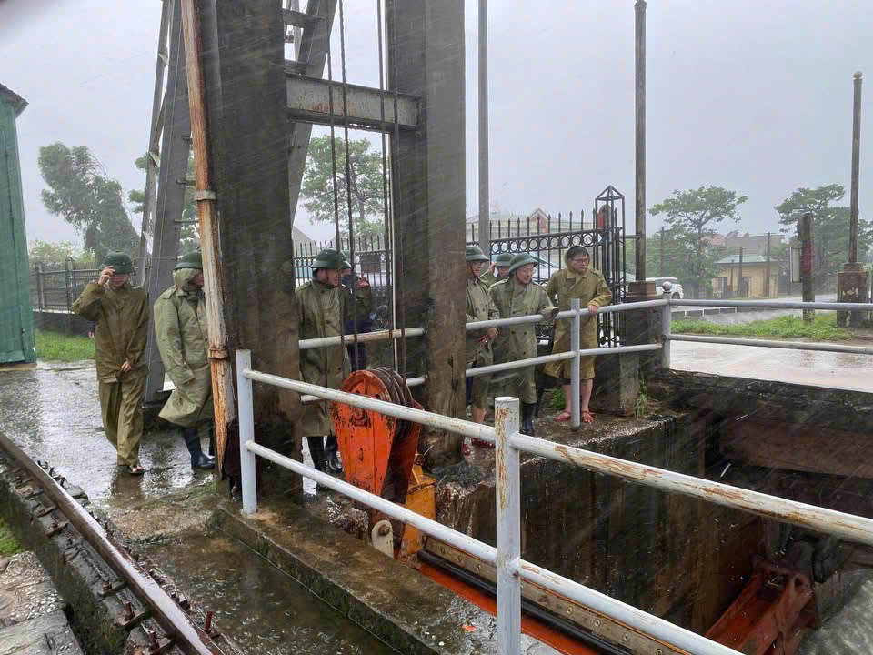 Thanh Hoá: Phường Sầm Sơn ứng phó kịp thời khi bão số 3 đổ bộ - Ảnh 3.