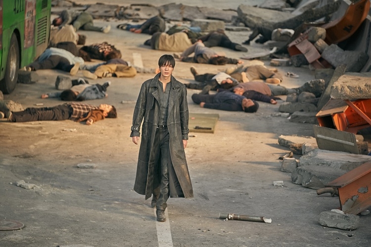 Lee Min Ho tái xuất màn bạc sau một thập kỷ với vai diễn lạ lùng - Ảnh 3.