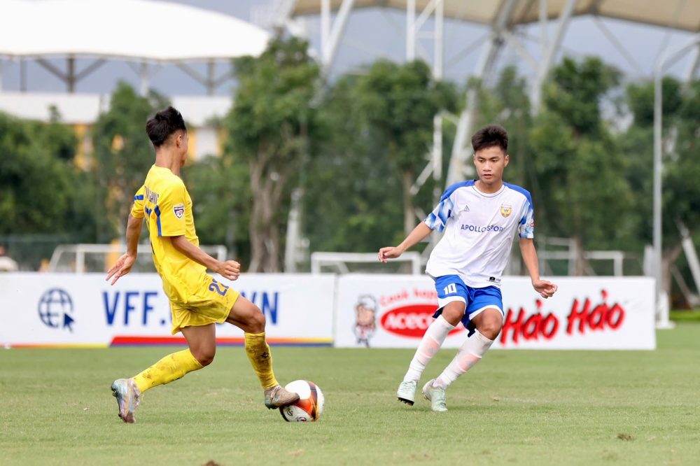 VCK giải VĐ U15 QG – Cúp Acecook 2025: SLNA chia điểm phút chót - Ảnh 2.