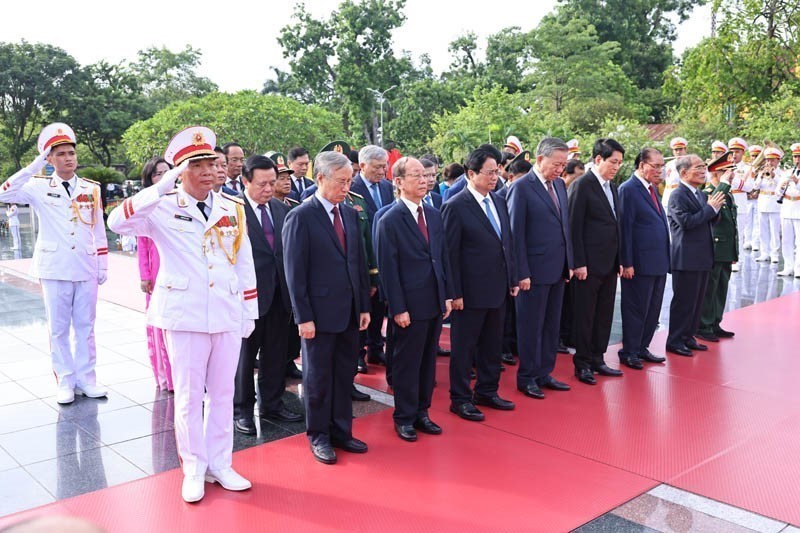 Lãnh đạo Đảng, Nhà nước tưởng niệm các Anh hùng liệt sĩ - Ảnh 3.