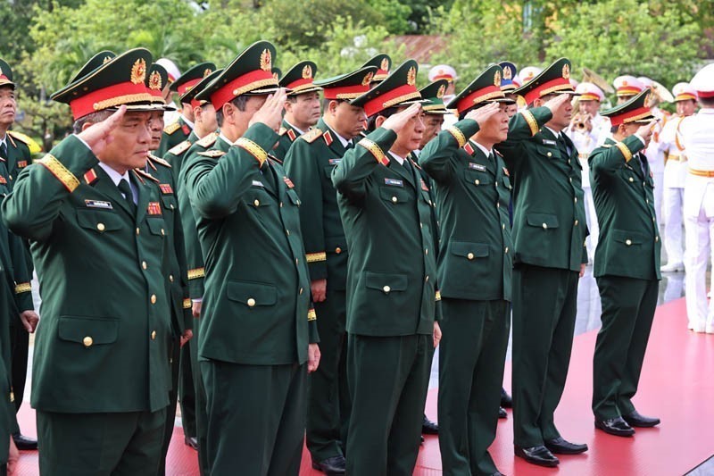 Lãnh đạo Đảng, Nhà nước tưởng niệm các Anh hùng liệt sĩ - Ảnh 8.