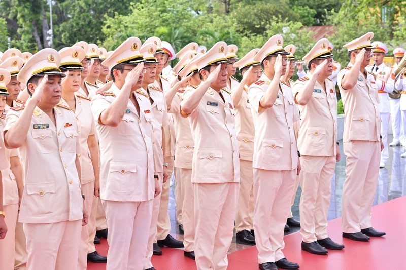Lãnh đạo Đảng, Nhà nước tưởng niệm các Anh hùng liệt sĩ - Ảnh 6.