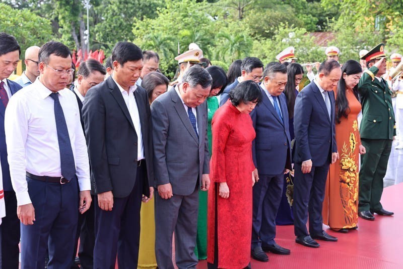 Lãnh đạo Đảng, Nhà nước tưởng niệm các Anh hùng liệt sĩ - Ảnh 5.