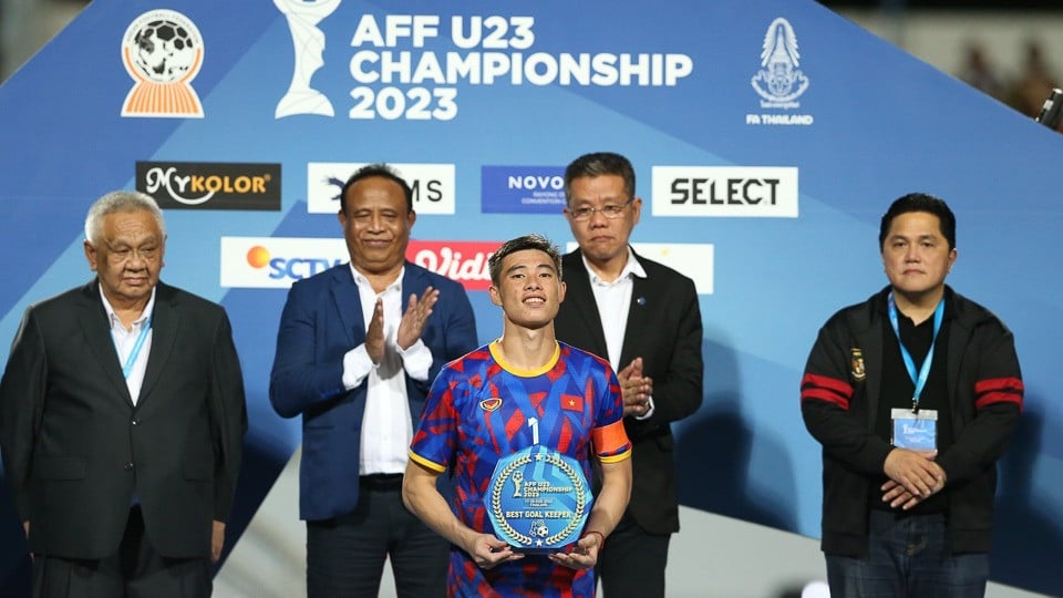 Thắng Indonesia ở loạt đá 11m, U23 Việt Nam vô địch Đông Nam Á nhờ thủ môn xuất sắc và tính toán hợp lý của HLV - Ảnh 4. Thắng Indonesia ở loạt đá 11m, U23 Việt Nam vô địch Đông Nam Á nhờ thủ môn xuất sắc và tính toán hợp lý của HLV - Ảnh 4.