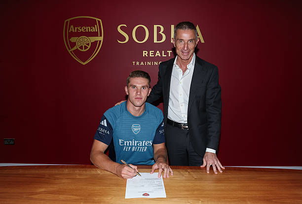 Victor Gyokeres chính thức ký hợp đồng gia nhập Arsenal Victor Gyokeres chính thức ký hợp đồng gia nhập Arsenal