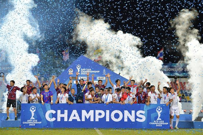 Thắng Indonesia ở loạt đá 11m, U23 Việt Nam vô địch Đông Nam Á nhờ thủ môn xuất sắc và tính toán hợp lý của HLV - Ảnh 1. Thắng Indonesia ở loạt đá 11m, U23 Việt Nam vô địch Đông Nam Á nhờ thủ môn xuất sắc và tính toán hợp lý của HLV - Ảnh 1.
