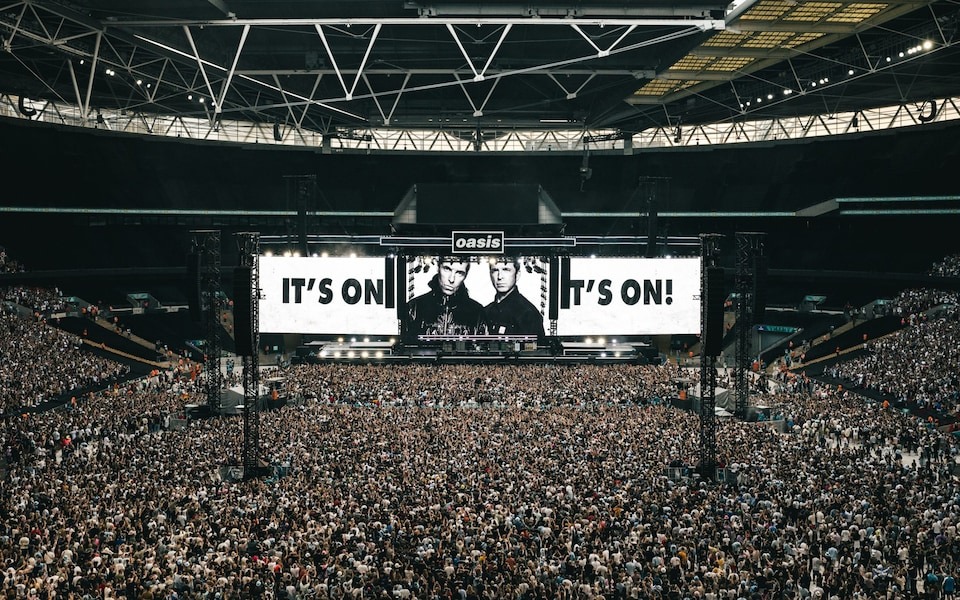 fans-17537442672071642629833.jpg