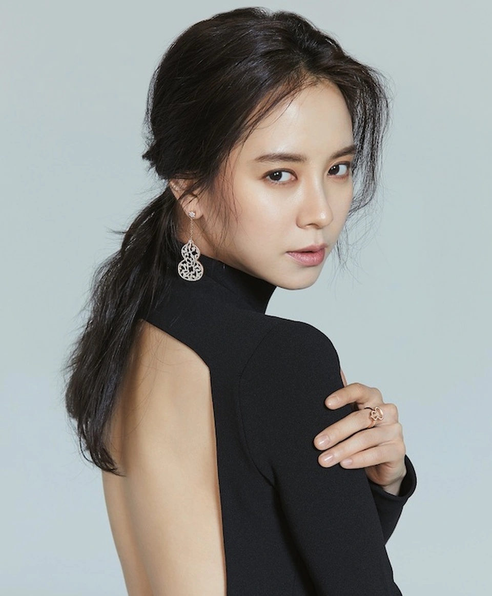 Kim Bum, Song Ji Hyo tham dự sự kiện với dàn “Anh trai vượt ngàn chông gai”  - Ảnh 1.