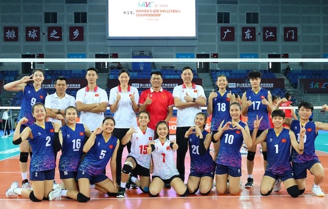 Sao bóng chuyền Việt Nam cao gần 1m9 cùng đội nhà sáng cửa làm nên lịch sử ngay trận đầu tiên giải thế giới - Ảnh 1.