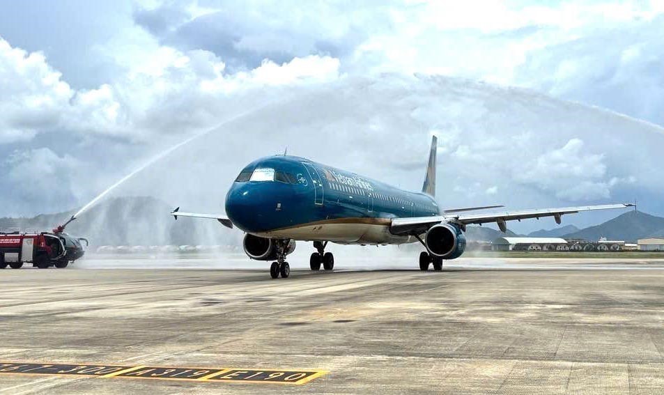 Vietnam Airlines khai trương đường bay thẳng giữa Đà Nẵng và Osaka (Nhật Bản) - Ảnh 2.