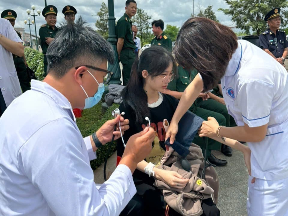 Tiếp nhận 85 công dân Việt Nam từ Campuchia - Ảnh 3.