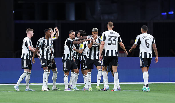 Newcastle gặp rắc rối lớn với UEFA