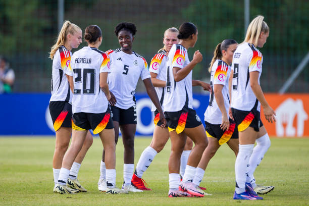 Tuyển nữ Đức sẽ thắng dễ Ba Lan ở vòng bảng EURO 2025?