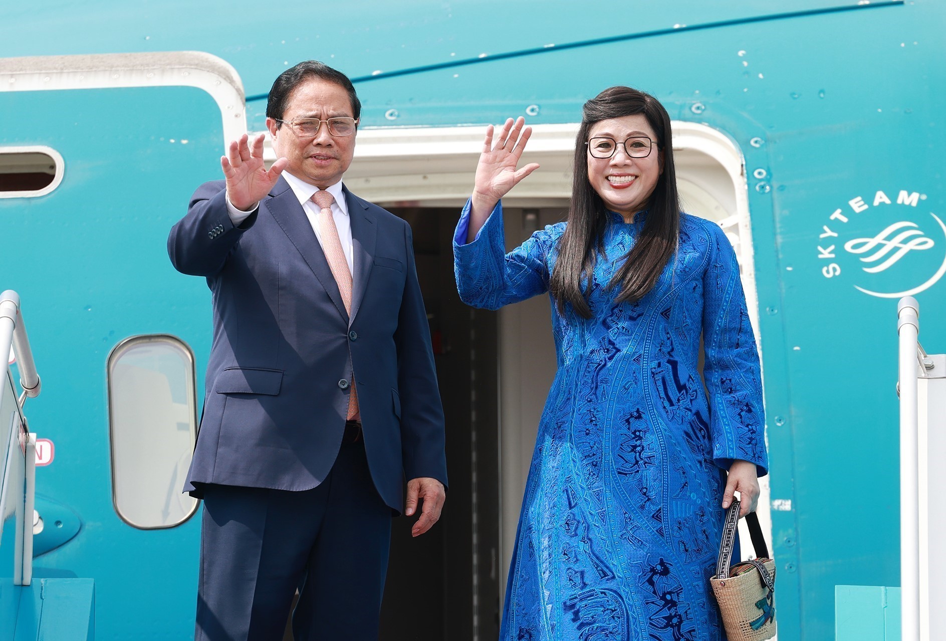 Thủ tướng Phạm Minh Chính lên đường dự Hội nghị Thượng đỉnh BRICS mở rộng tại Brazil - Ảnh 1.