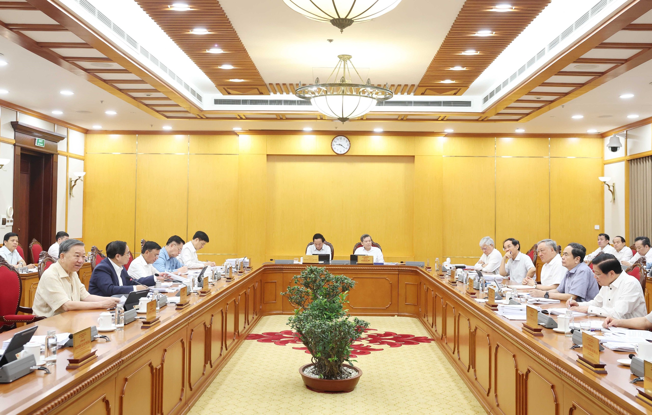 Bộ Chính trị, Ban Bí thư cho ý kiến về sắp xếp tổ chức bộ máy và đơn vị hành chính - Ảnh 1.