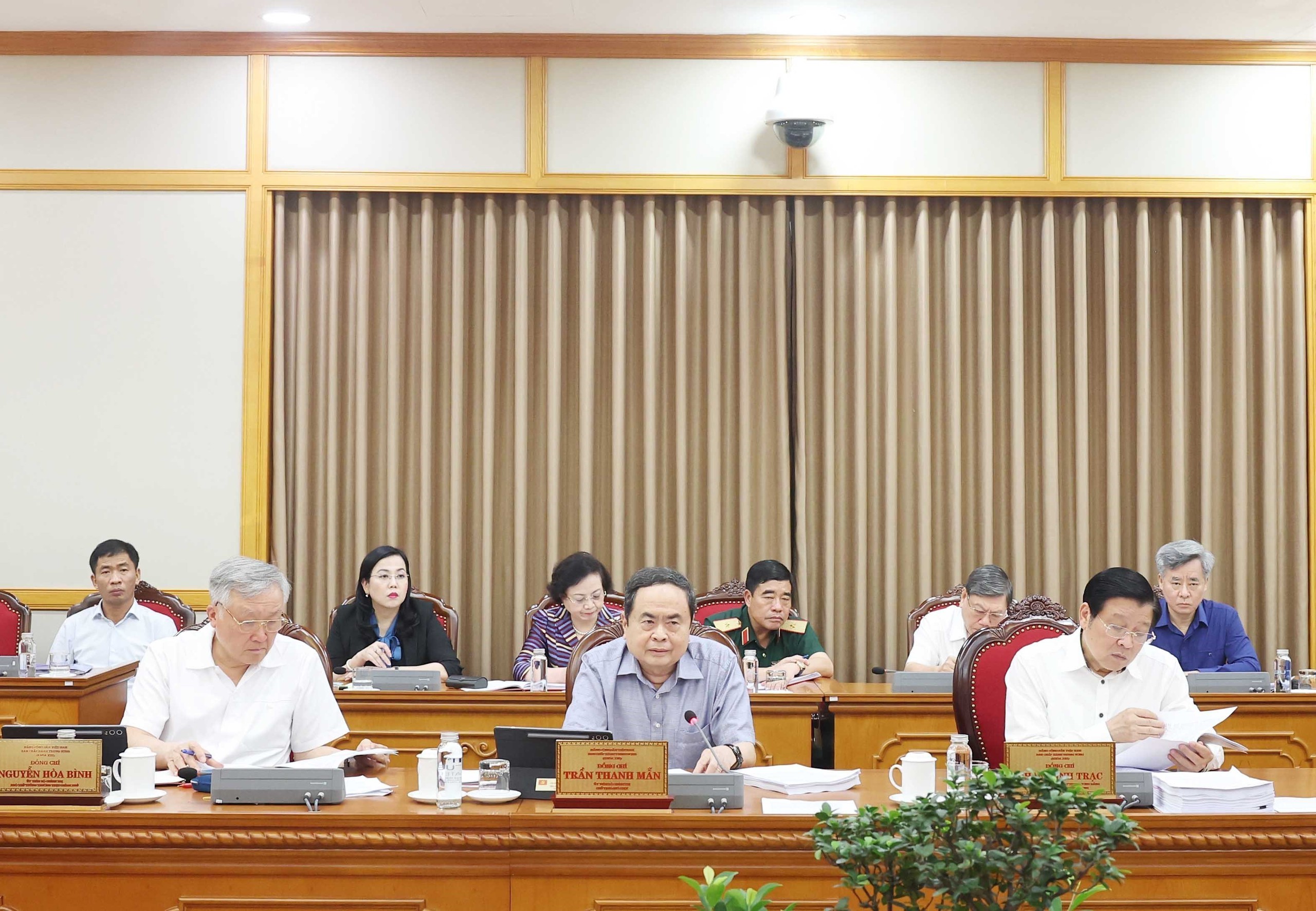 Bộ Chính trị, Ban Bí thư cho ý kiến về sắp xếp tổ chức bộ máy và đơn vị hành chính - Ảnh 4.