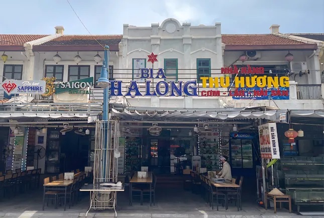 Xử phạt nhà hàng ở Quảng Ninh niêm yết giá không rõ ràng - Ảnh 1.