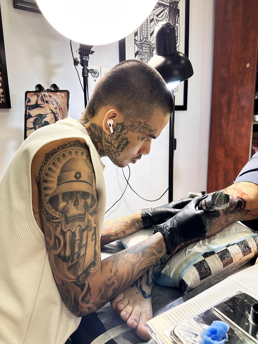 Loco Vietnam Tattoo - Tiệm xăm hình đẹp ở Sài Gòn mà bạn đang kiếm tìm - Ảnh 1.