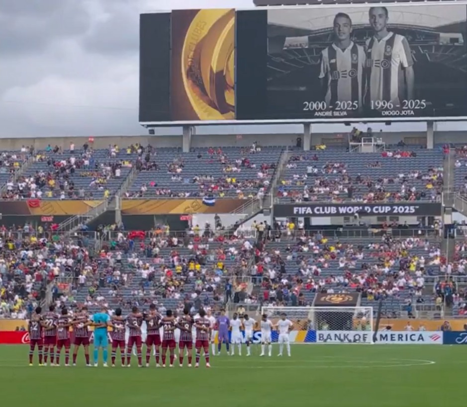 Hai ngôi sao Bồ Đào Nha bật khóc khóc trong phút mặc niệm Diogo Jota tại FIFA Club World Cup 2025 - Ảnh 3.