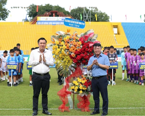 Khai mạc Giải bóng đá Thiếu niên U13 toàn quốc Yamaha Cup 2025 - Ảnh 2.