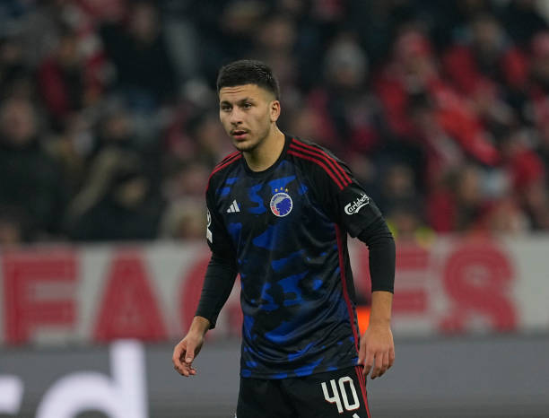 Barca chiêu mộ sao 19 tuổi gốc Châu Á Roony Bardghji