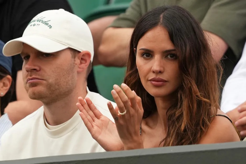 Lịch sử 'tình trường' của sao tennis vừa thua Sinner khiến người hâm mộ phải ngả mũ - Ảnh 1.