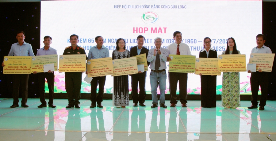 Đẩy nhanh chuyển đổi số trong quản lý du lịch - Ảnh 2. Đẩy nhanh chuyển đổi số trong quản lý du lịch - Ảnh 2.
