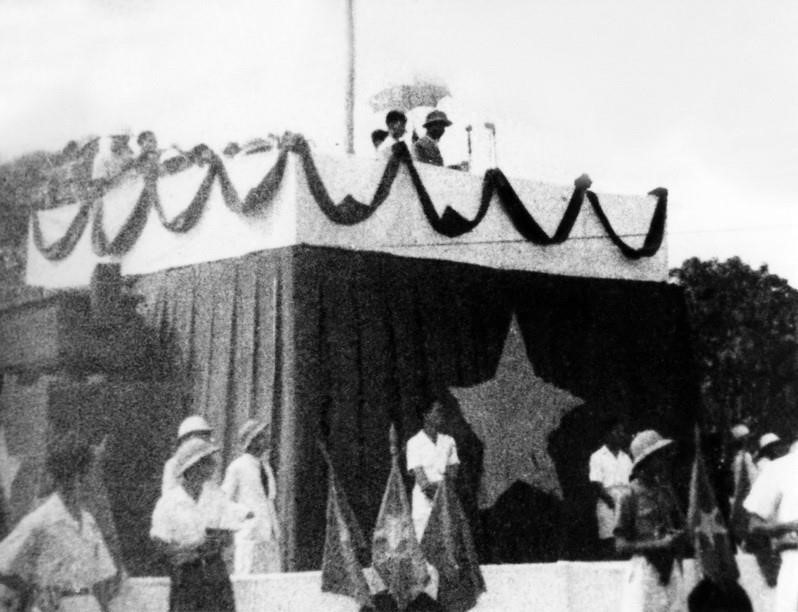 Cách mạng Tháng Tám 1945 - Cuộc cách mạng vì con người, vì quyền sống, quyền tự do, quyền mưu cầu hạnh phúc - Ảnh 2.