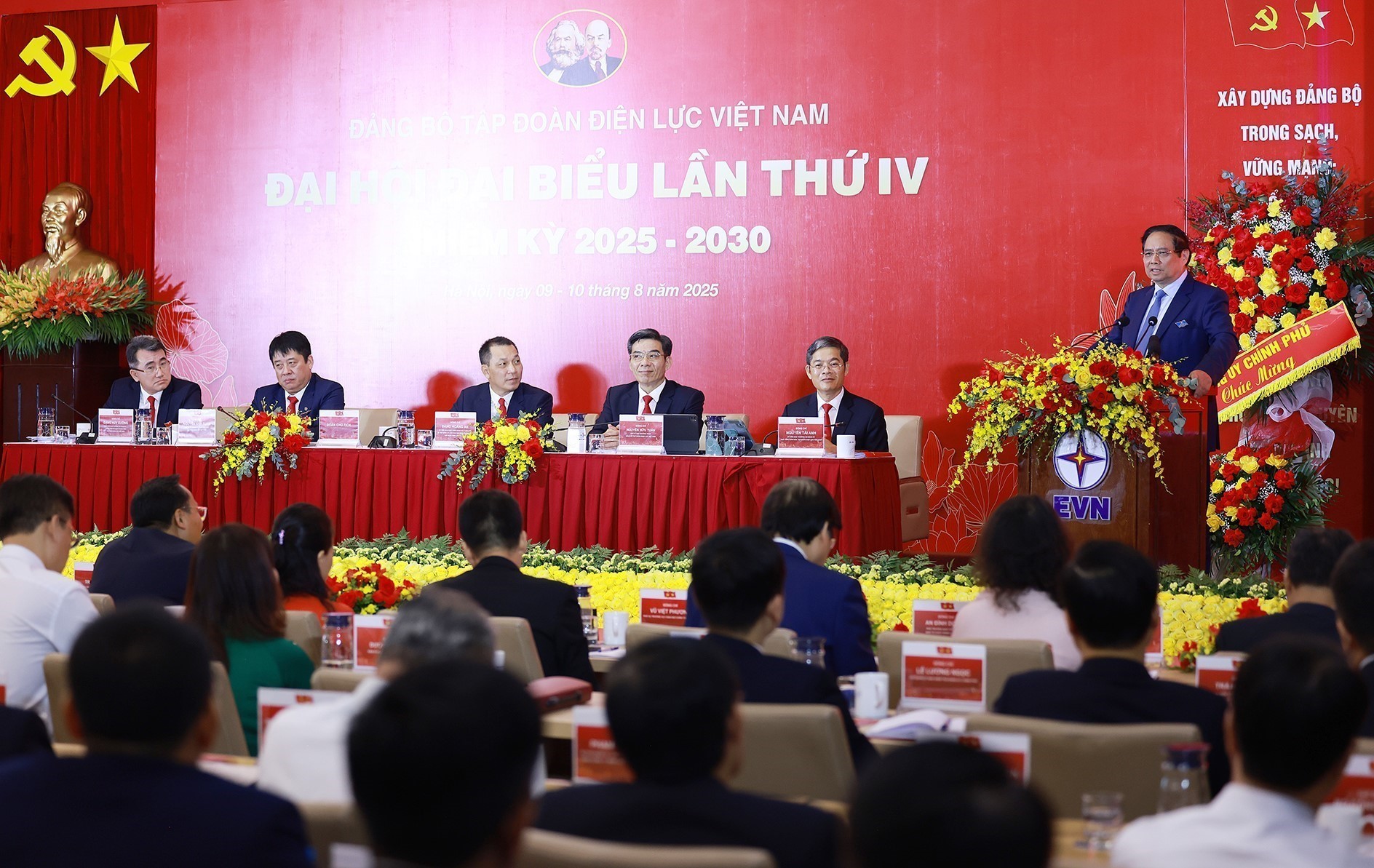 Thủ tướng Phạm Minh Chính dự Đại hội Đảng bộ Tập đoàn Điện lực Việt Nam lần thứ IV - Ảnh 7.
