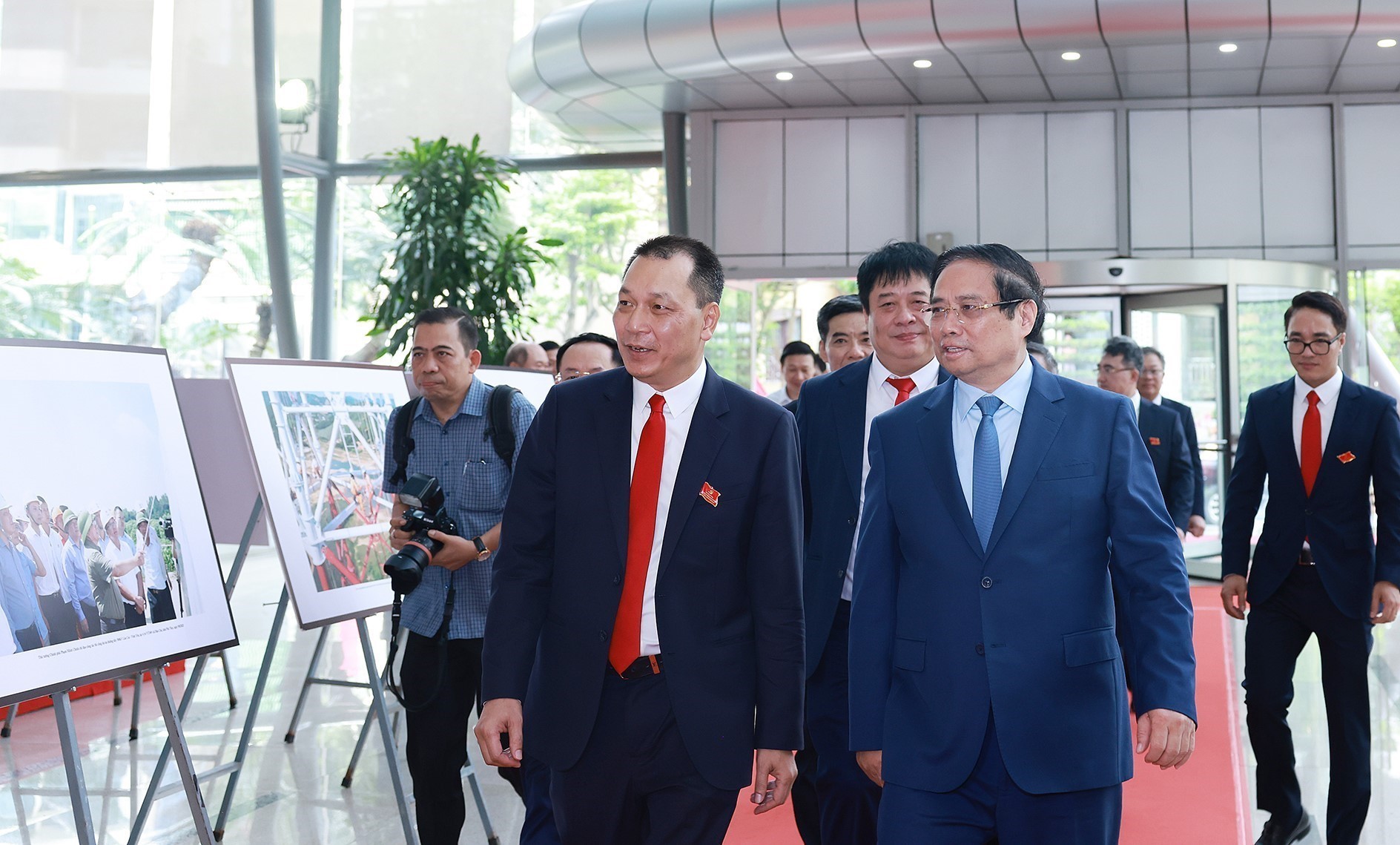 Thủ tướng Phạm Minh Chính dự Đại hội Đảng bộ Tập đoàn Điện lực Việt Nam lần thứ IV - Ảnh 5.