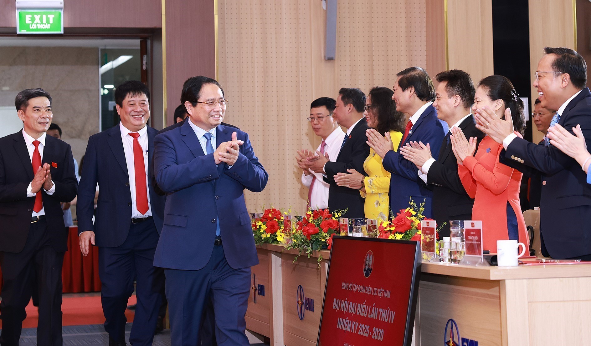 Thủ tướng Phạm Minh Chính dự Đại hội Đảng bộ Tập đoàn Điện lực Việt Nam lần thứ IV - Ảnh 3.
