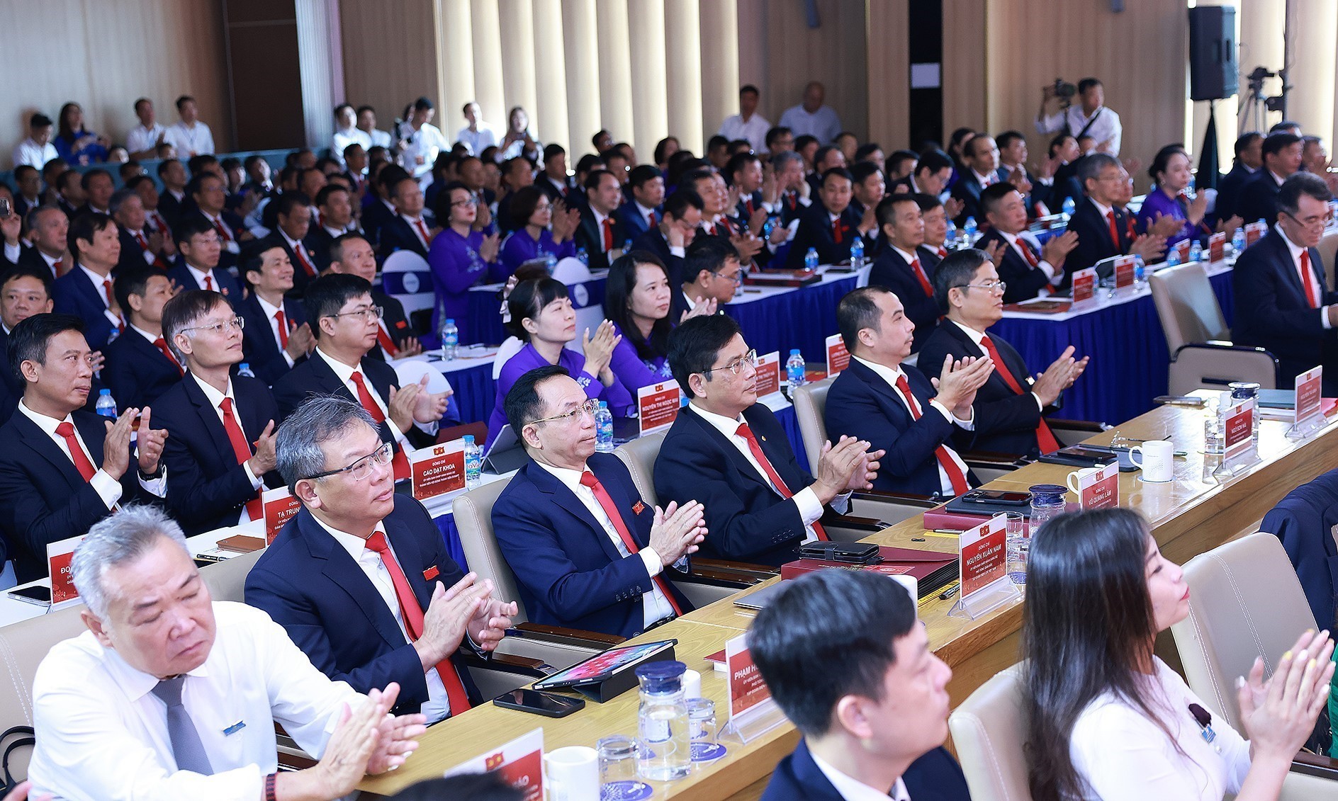 Thủ tướng Phạm Minh Chính dự Đại hội Đảng bộ Tập đoàn Điện lực Việt Nam lần thứ IV - Ảnh 8.