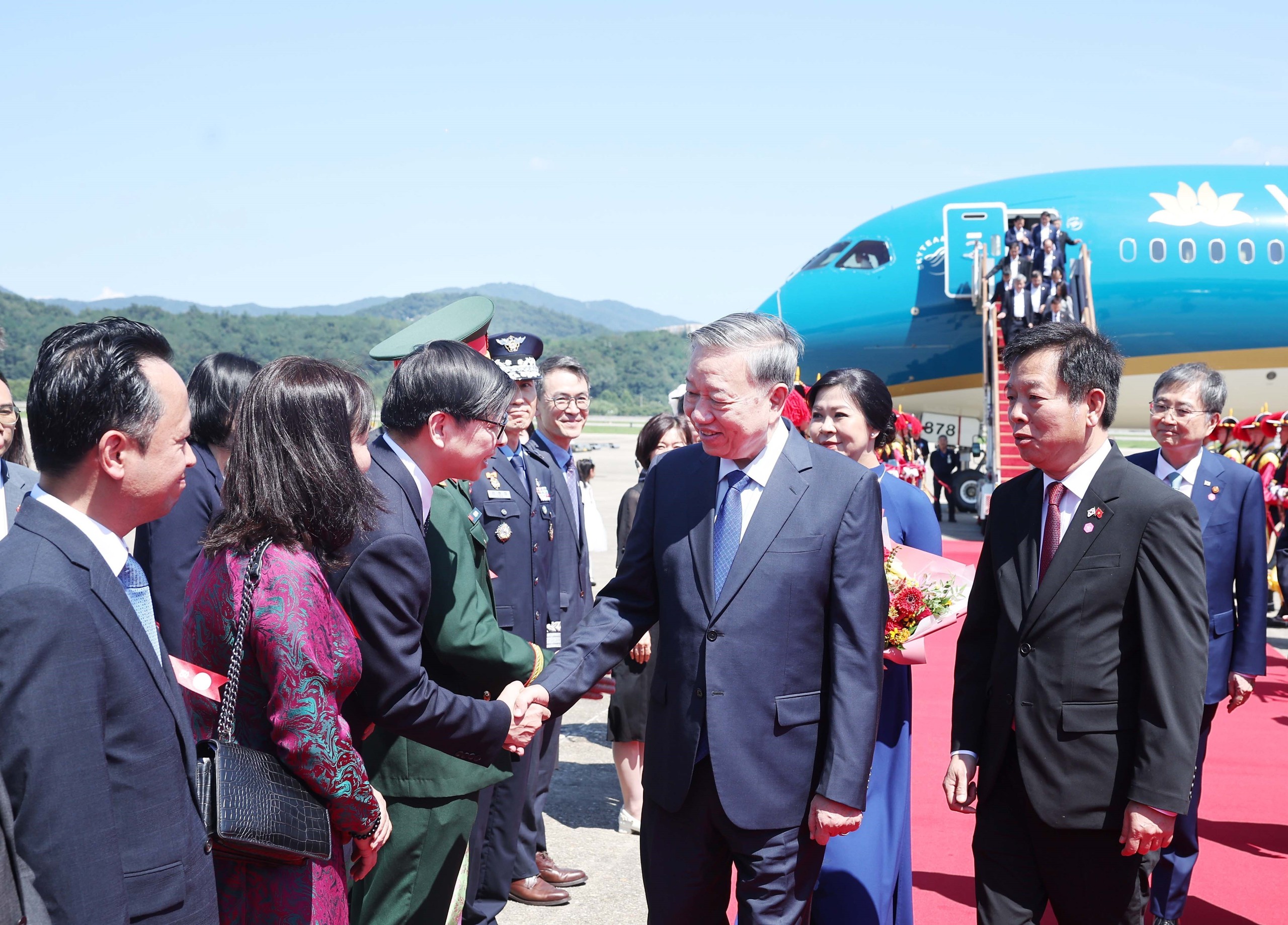 Tổng Bí thư Tô Lâm và Phu nhân bắt đầu thăm cấp Nhà nước Đại Hàn Dân Quốc - Ảnh 10.