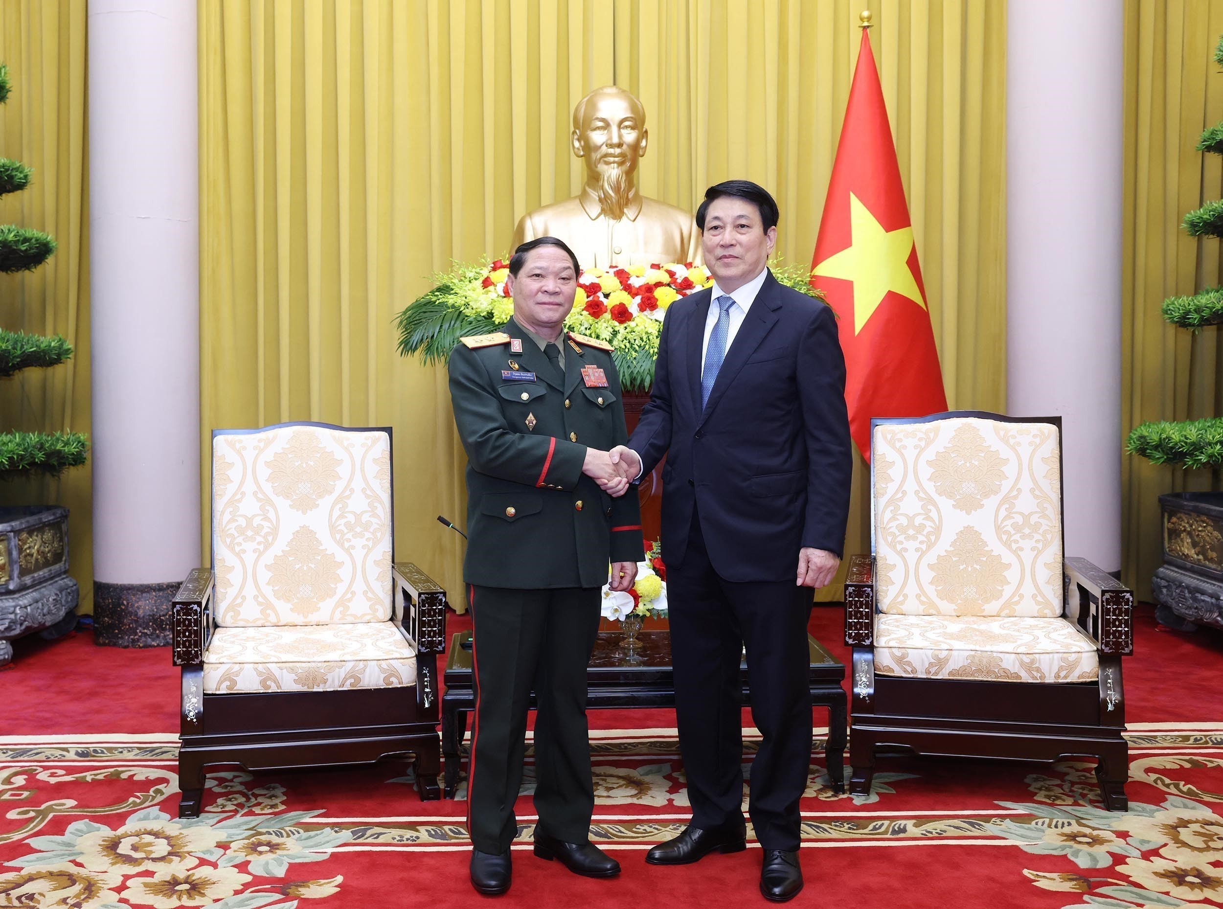 Chủ tịch nước Lương Cường tiếp Chủ nhiệm Tổng cục Chính trị Quân đội nhân dân Lào - Ảnh 3.