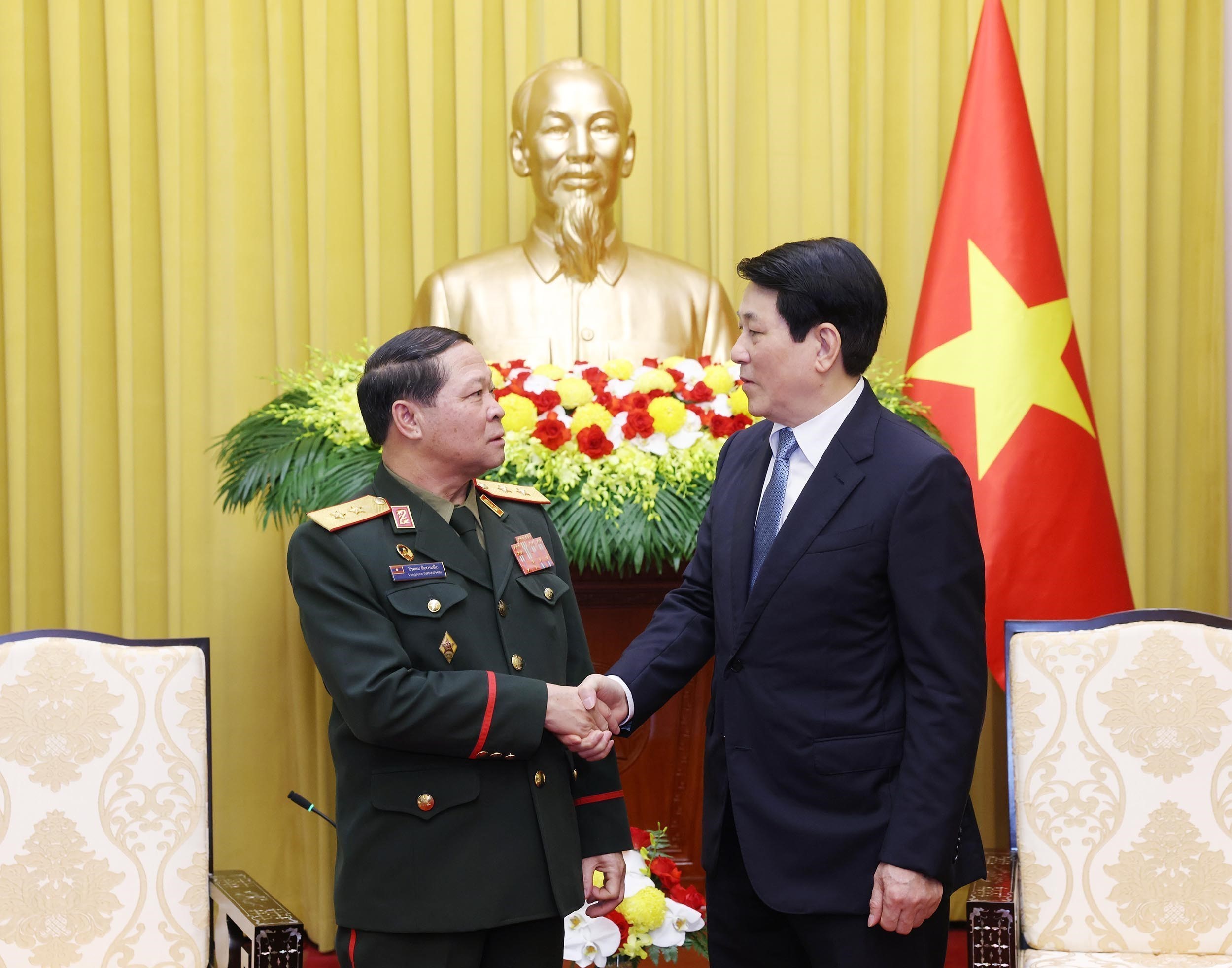 Chủ tịch nước Lương Cường tiếp Chủ nhiệm Tổng cục Chính trị Quân đội nhân dân Lào - Ảnh 2.