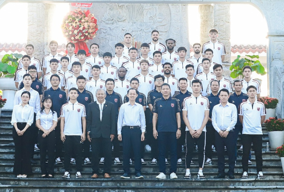 Đội bóng cũ của Tiến Linh chỉ còn ngôi sao HLV Nguyễn Anh Đức - Ảnh 2.