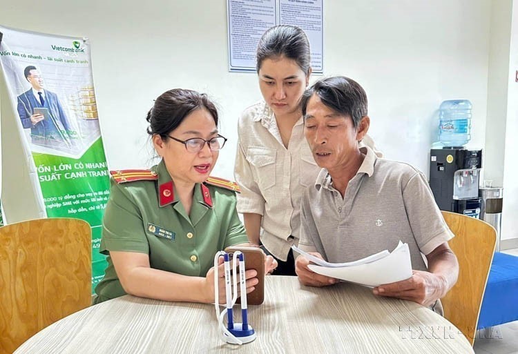 80 năm Công an nhân dân Việt Nam (19/8/1945 - 19/8/2025): Truyền thống vẻ vang của lực lượng Công an nhân dân Việt Nam - Ảnh 3.