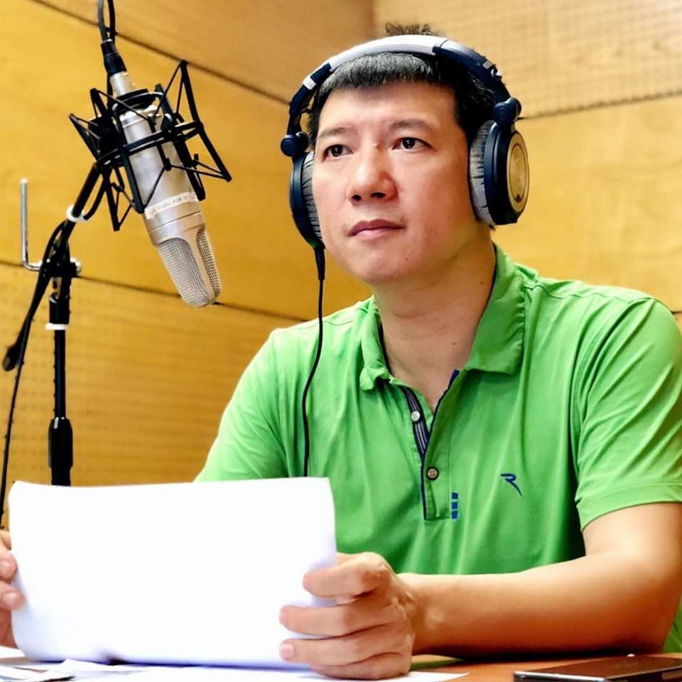 BLV Vũ Quang Huy: “Mùa giải V-League mới đáng để chờ đợi” - Ảnh 1.